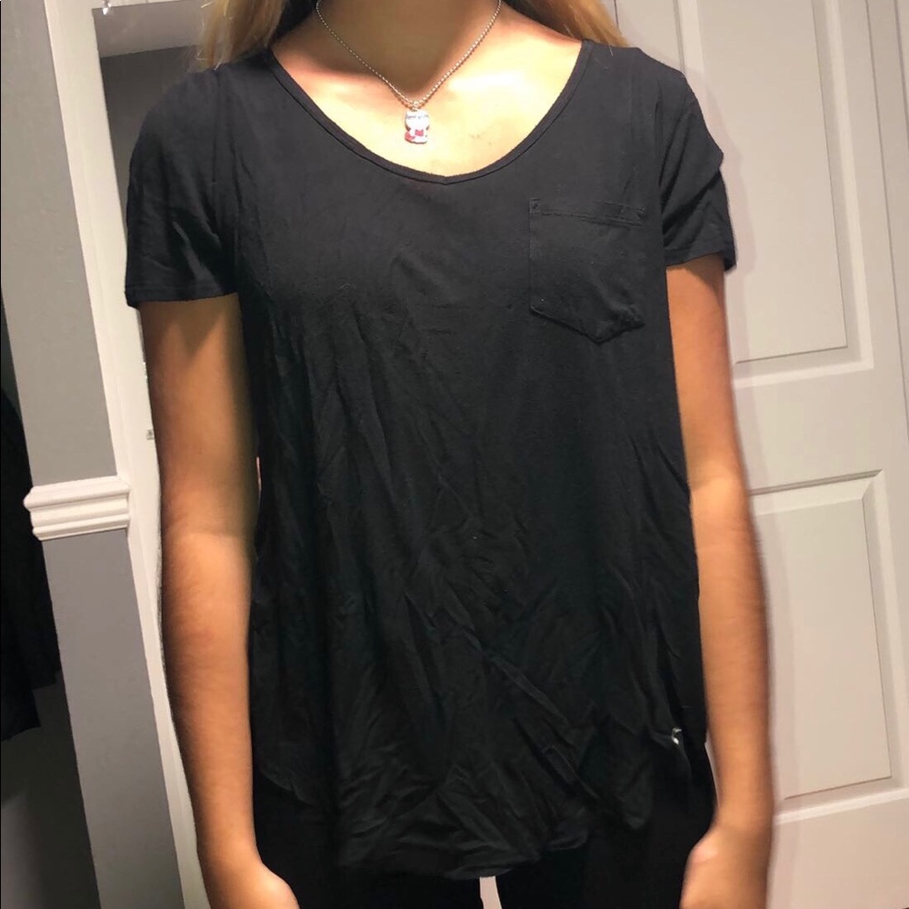 Black tee